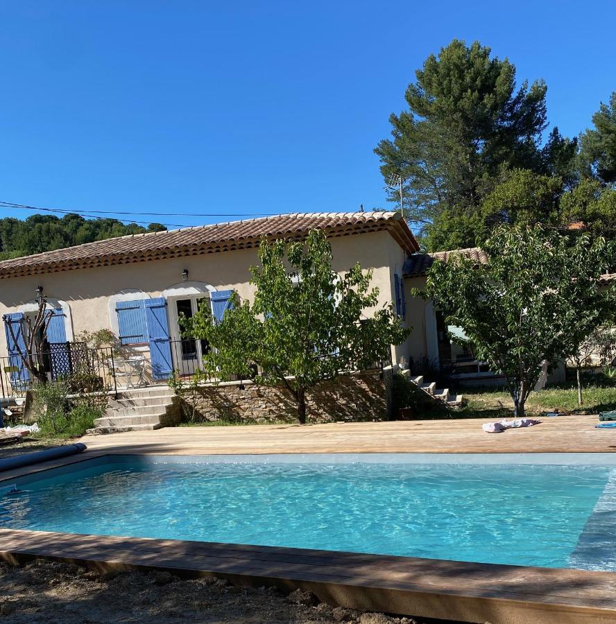 Les Manaux En Provence Bed & Breakfast Roquevaire Bagian luar foto