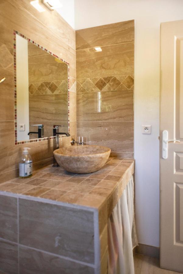 Les Manaux En Provence Bed & Breakfast Roquevaire Bagian luar foto