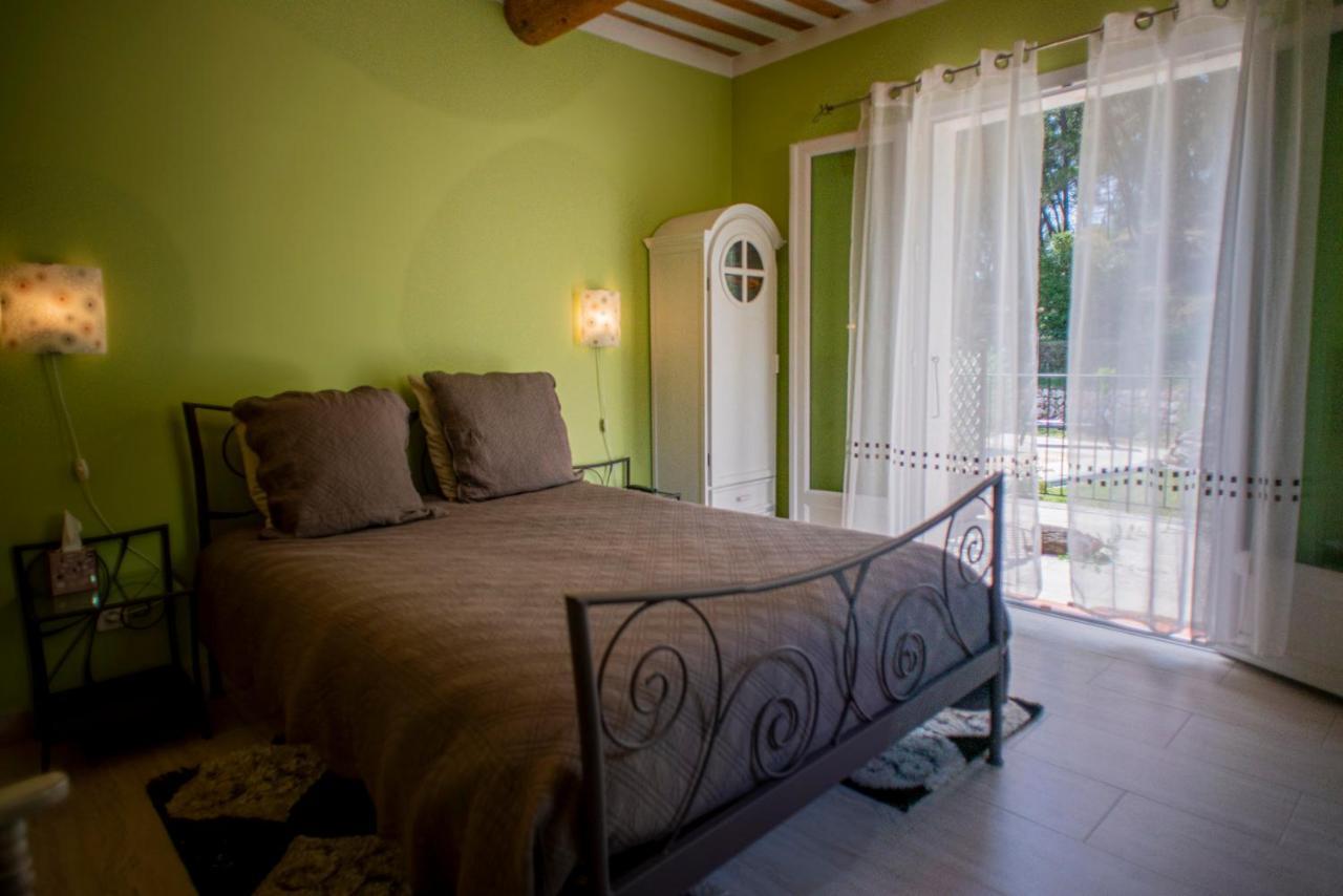 Les Manaux En Provence Bed & Breakfast Roquevaire Bagian luar foto