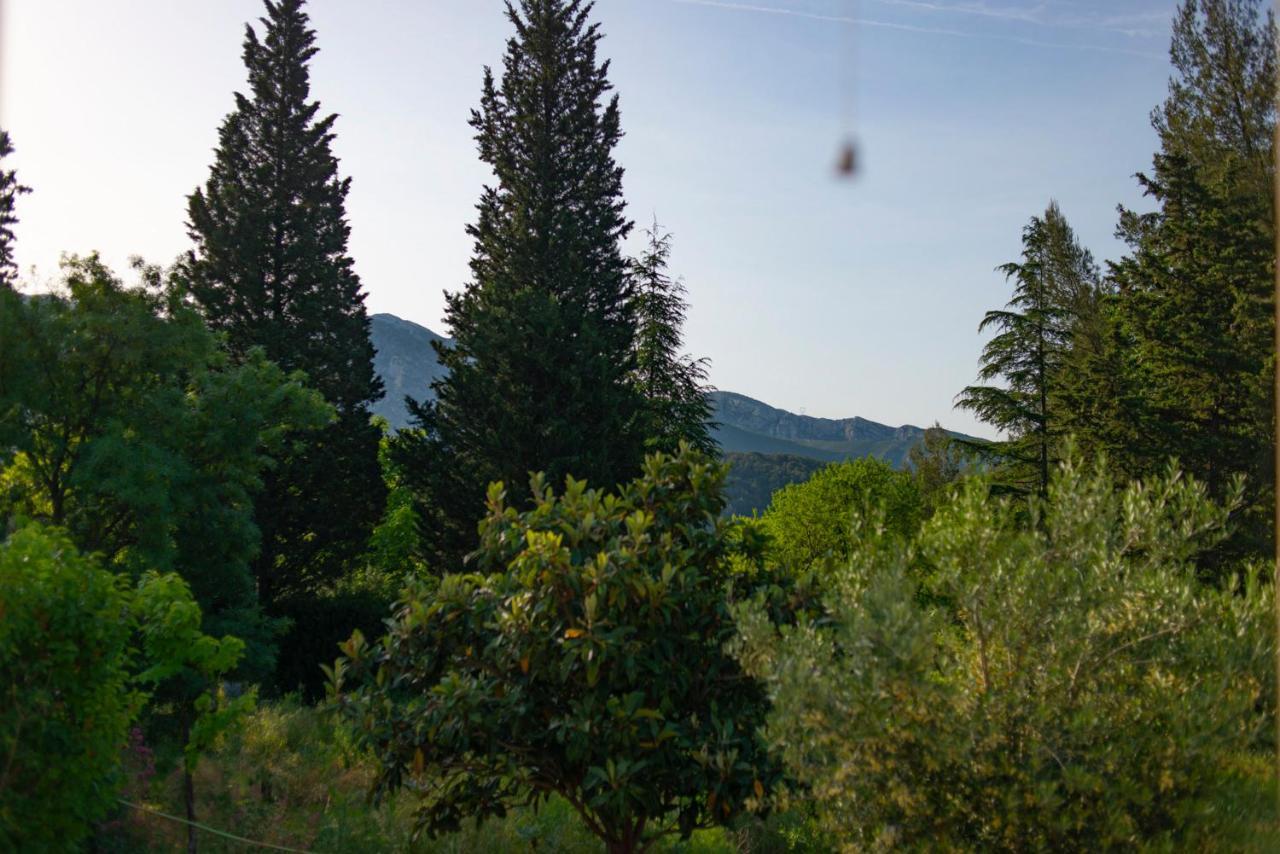 Les Manaux En Provence Bed & Breakfast Roquevaire Bagian luar foto