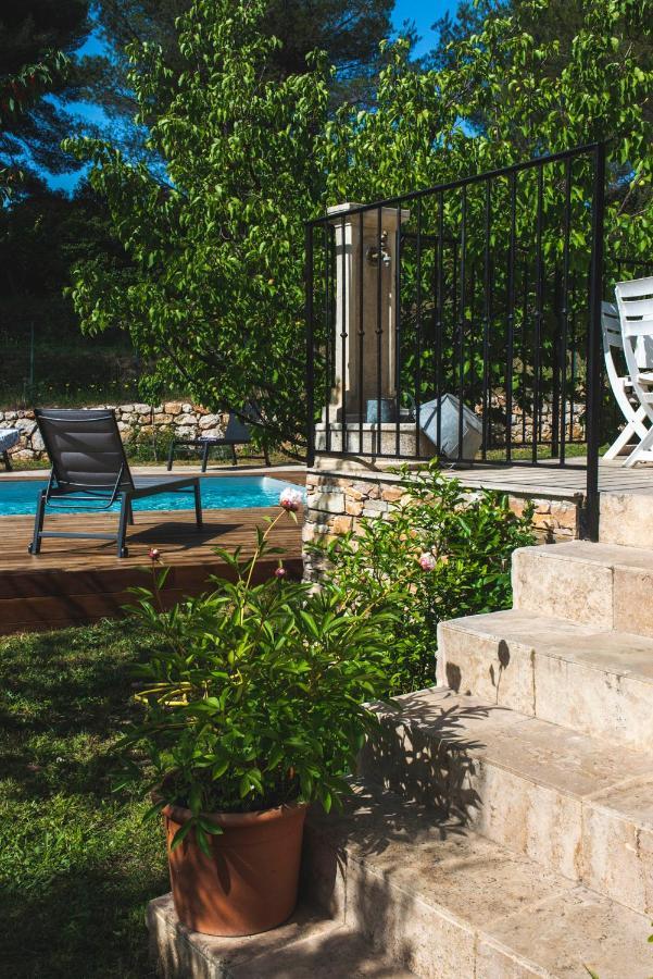 Les Manaux En Provence Bed & Breakfast Roquevaire Bagian luar foto