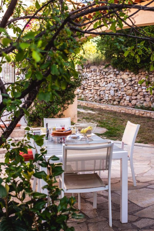 Les Manaux En Provence Bed & Breakfast Roquevaire Bagian luar foto